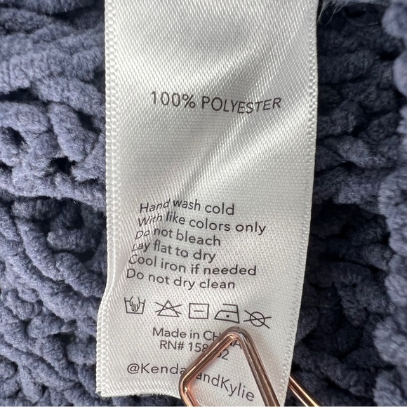 Kendall + Kylie Blue Turtleneck Cable Knit Crop Sweater Size Large Women’s - Picture 5 of 5